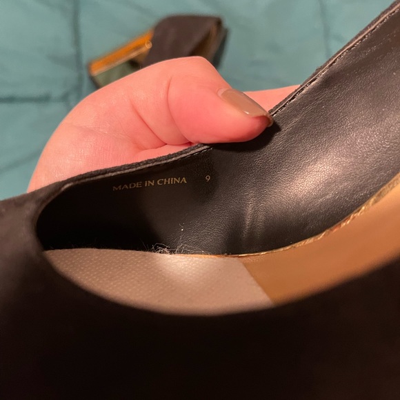 Black and Gold Dolce Vita Heels - Picture 5 of 7